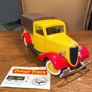 Solido Ford V8 Pick Up 1936 Dunlop Tyres Graphics Model Truck 1/19 Scale